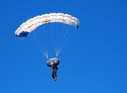 开云体育官网-锡安绝杀助攻撕裂迈阿密夜空！独行侠窒息时刻的意外英雄