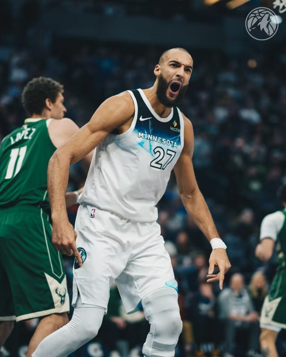 雄鹿抢分失败，惨遭逆转输球