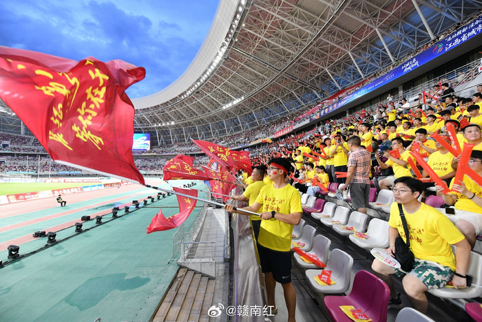 联赛精彩绝伦,球迷热情不减的简单介绍 联赛精彩绝伦,球迷热情不减的简单介绍