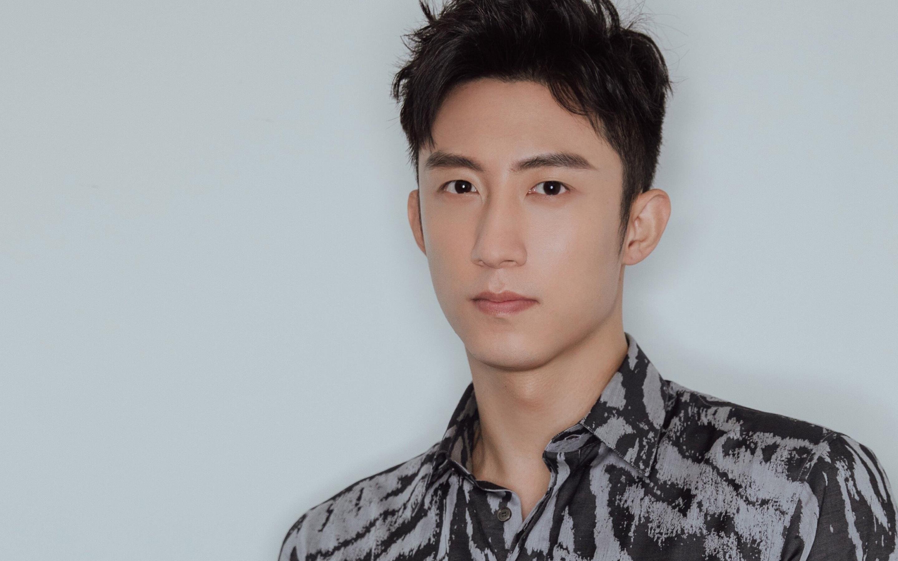 跨越大陆的证明，当墨西哥城墙遇见英格兰利刃