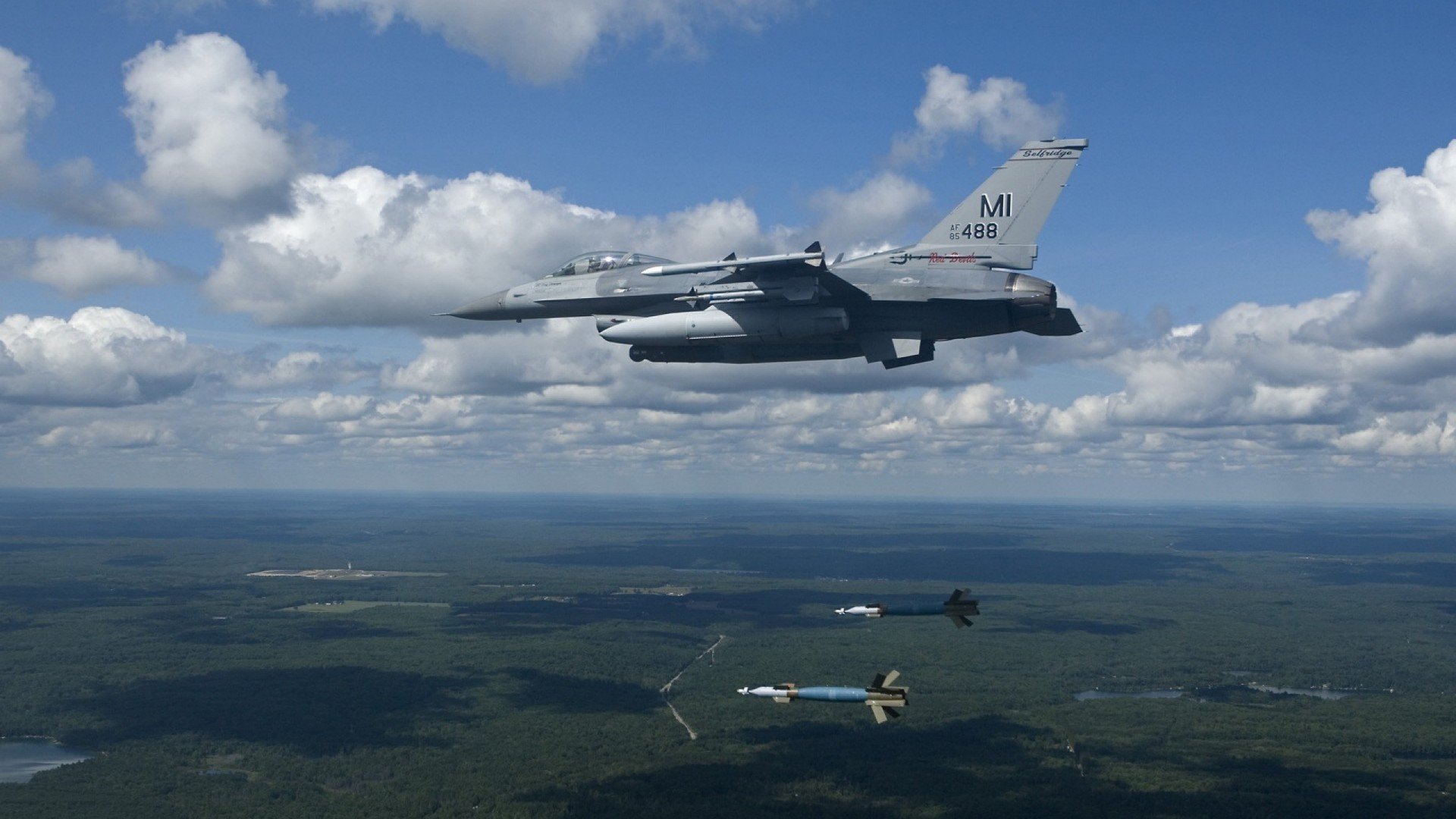 平行宇宙的篮球史诗，深圳撕裂国王铠甲，德罗赞在柏林之巅完成灵魂附体