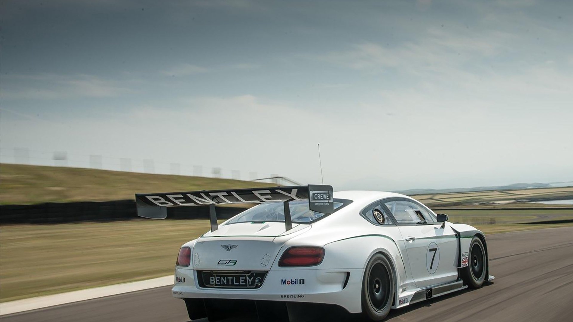 跨越大陆的冷雨与热土，当切尔西遇到墨西哥，格纳布里如何用一球封存两种宿命？