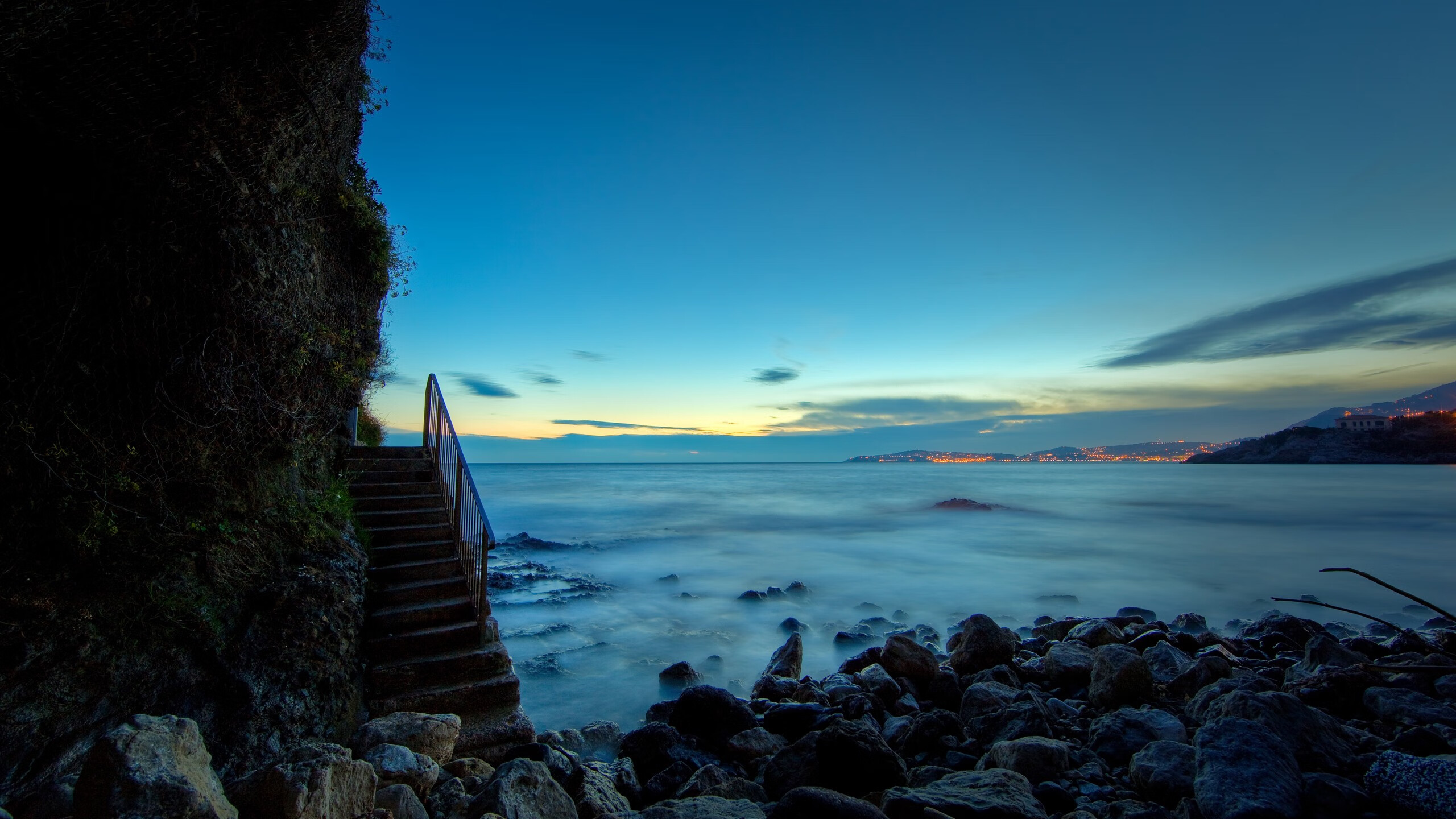 龙吟伯纳乌，克瓦拉茨赫利亚的围城与皇马的叹息